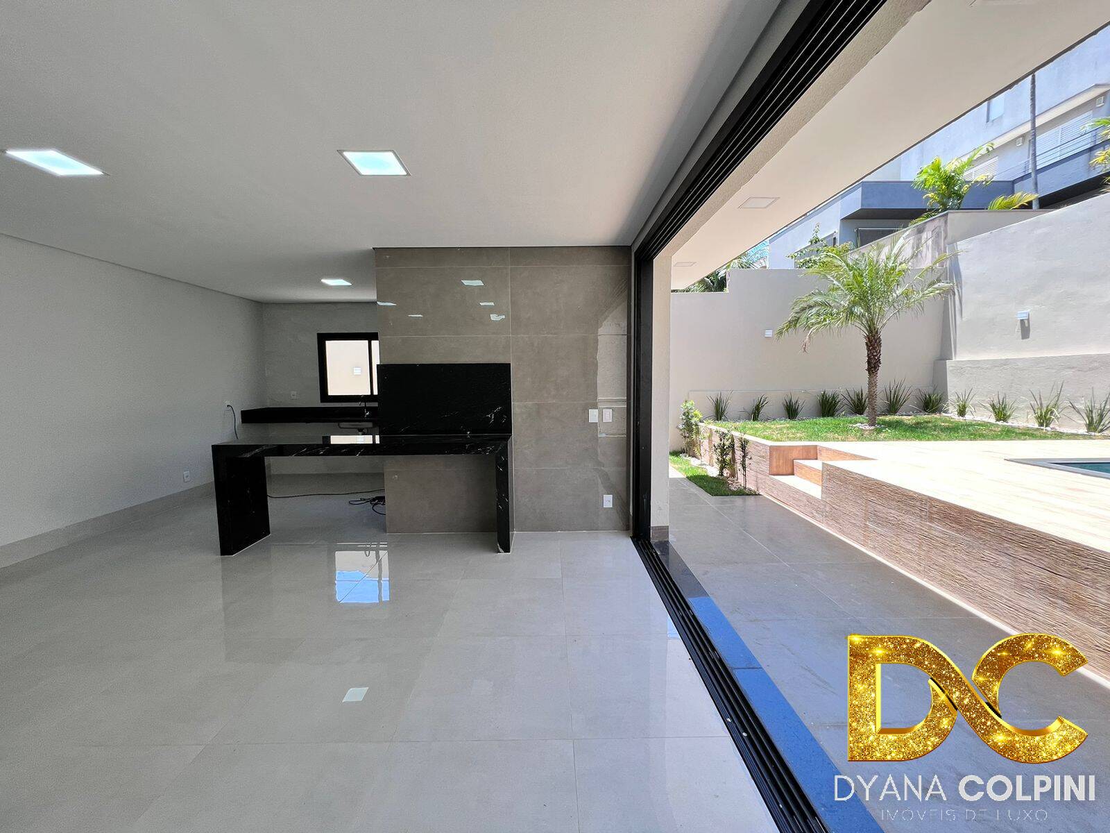 Casa de Condomínio à venda com 3 quartos, 290m² - Foto 5