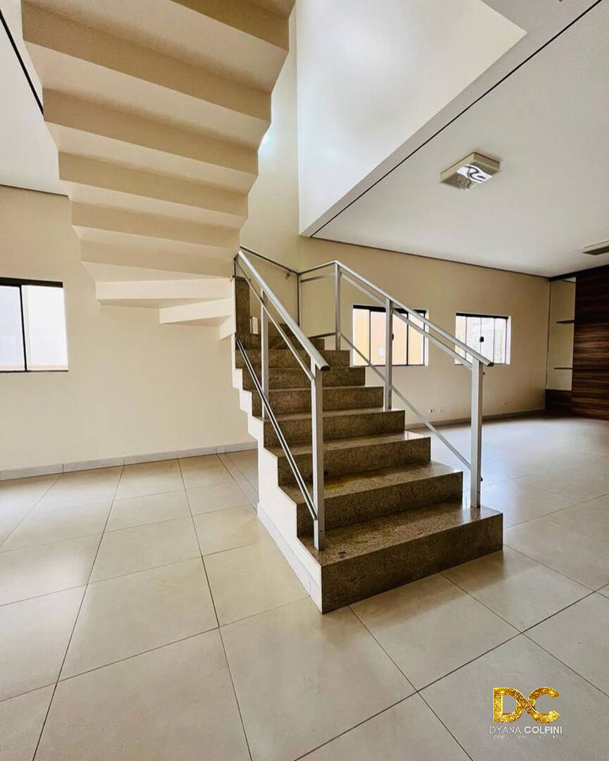 Casa de Condomínio à venda com 4 quartos, 320m² - Foto 3