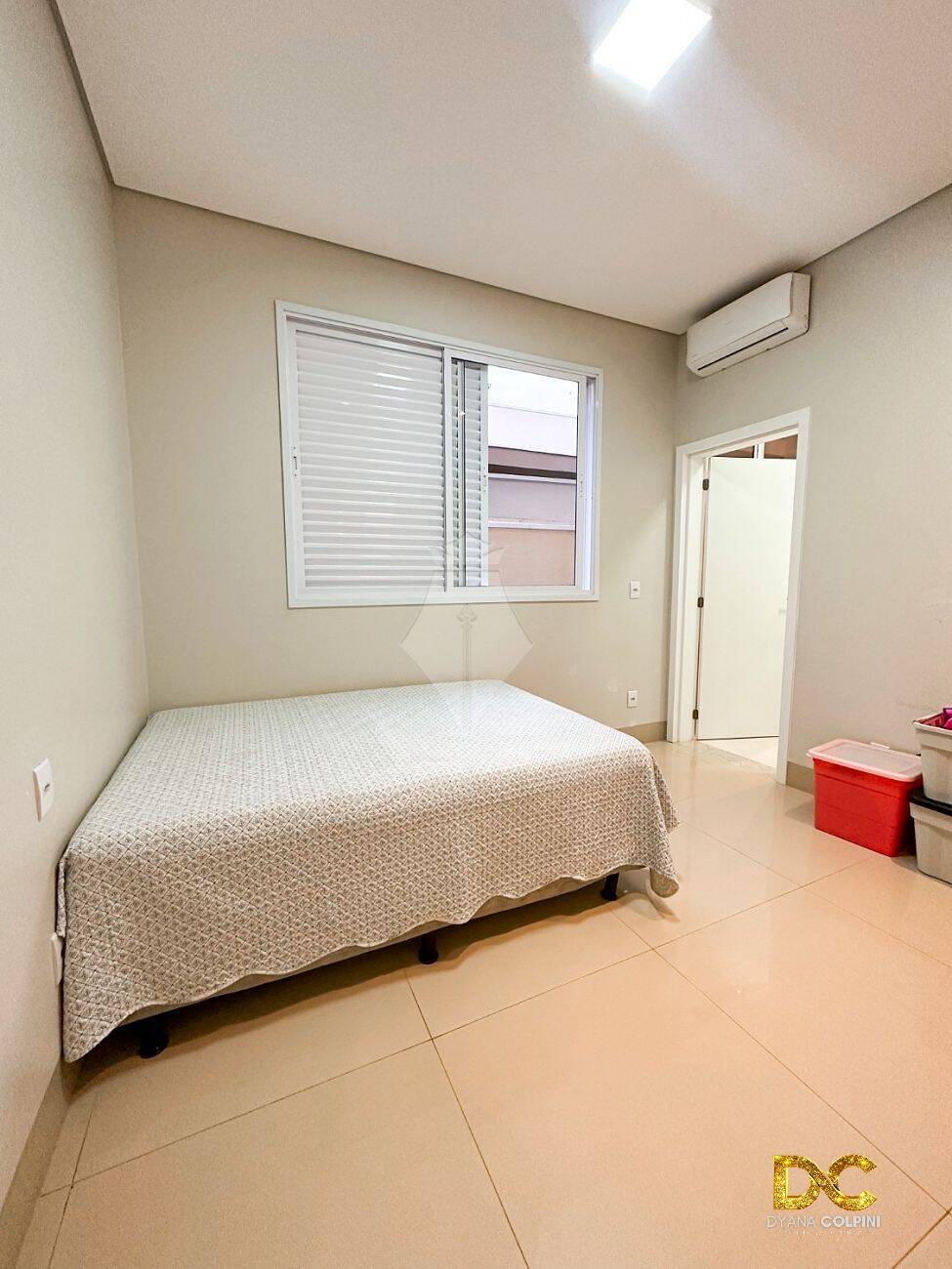 Casa à venda com 4 quartos, 250m² - Foto 10