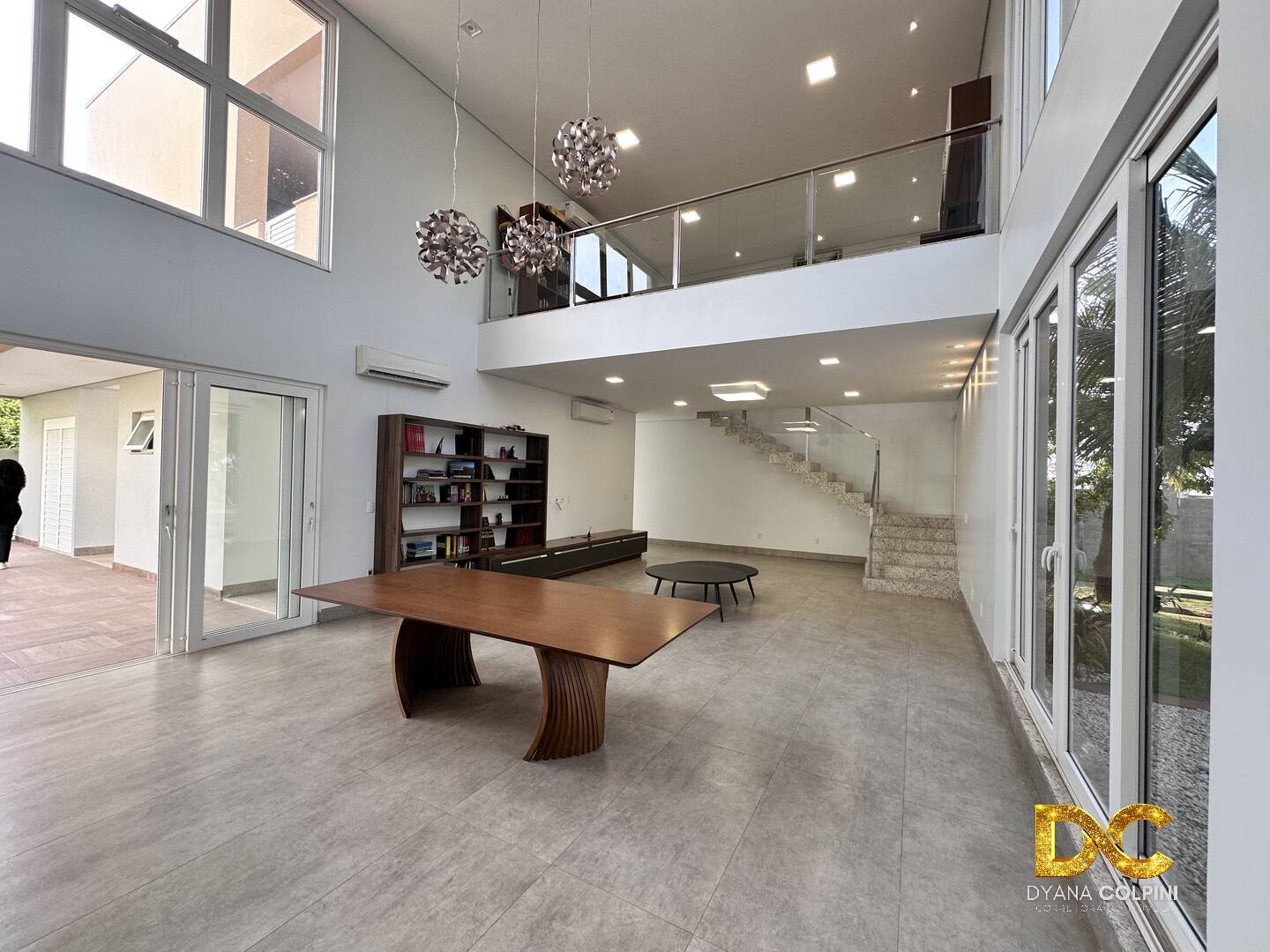 Casa de Condomínio à venda com 3 quartos, 330m² - Foto 3