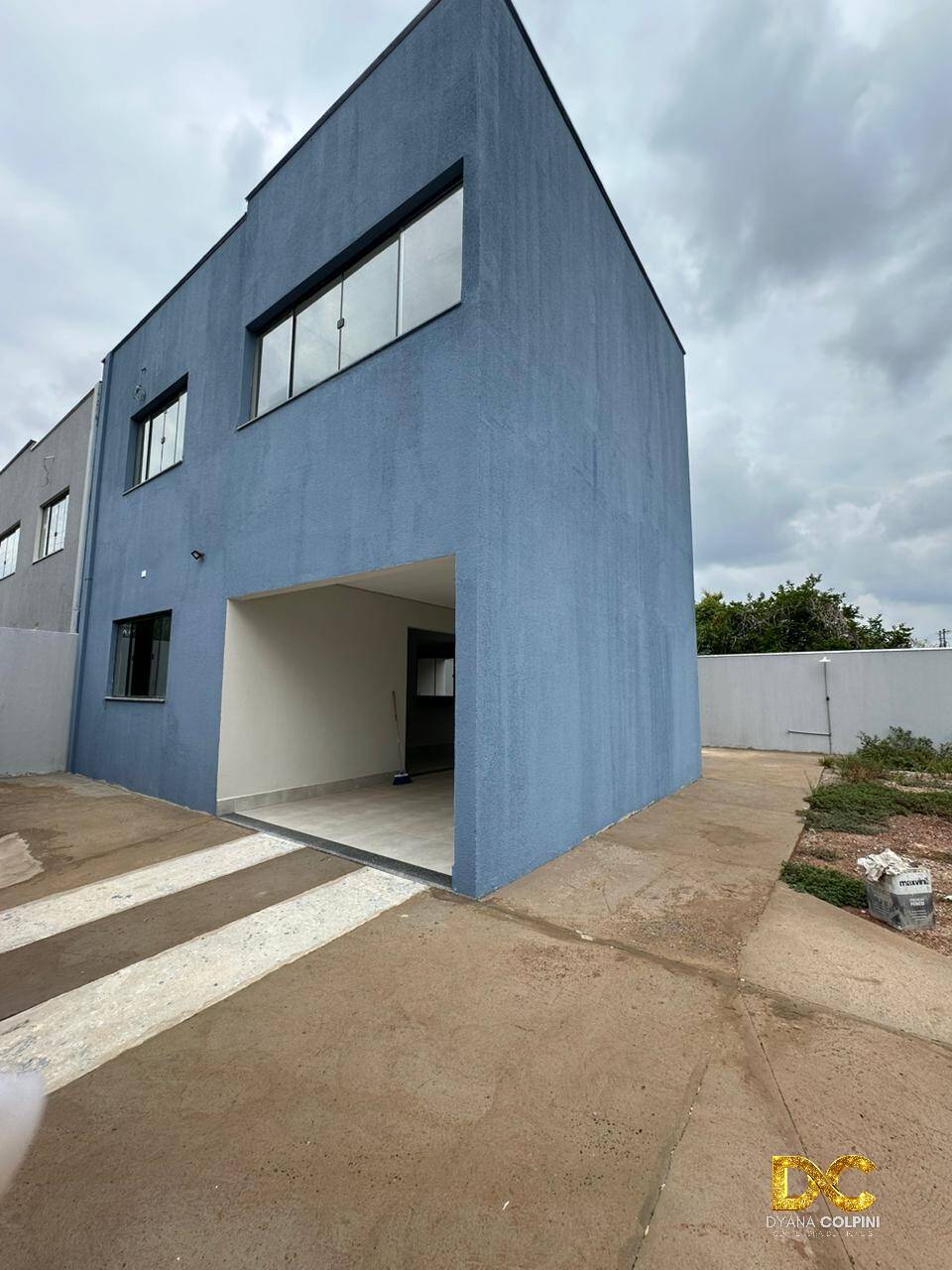 Casa à venda com 3 quartos, 128m² - Foto 2