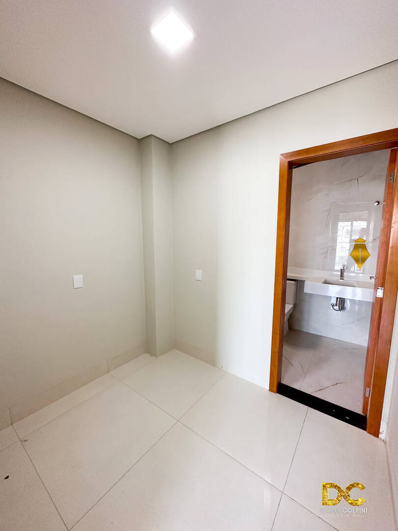 Casa à venda com 3 quartos, 215m² - Foto 8