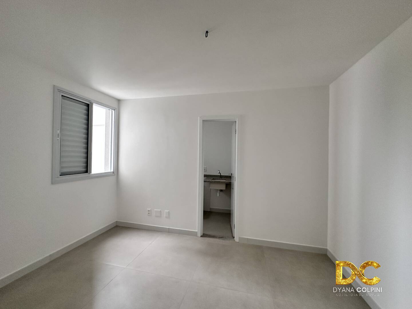 Apartamento à venda com 3 quartos, 137m² - Foto 4