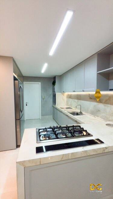 Apartamento à venda com 3 quartos, 226m² - Foto 10