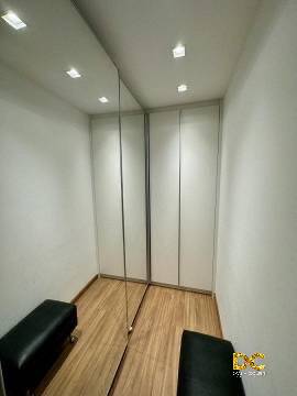 Apartamento à venda com 4 quartos, 226m² - Foto 9