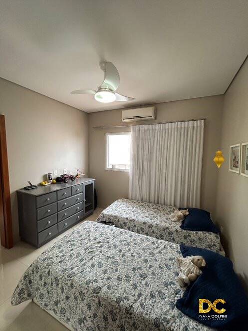 Casa de Condomínio à venda com 4 quartos, 220m² - Foto 11