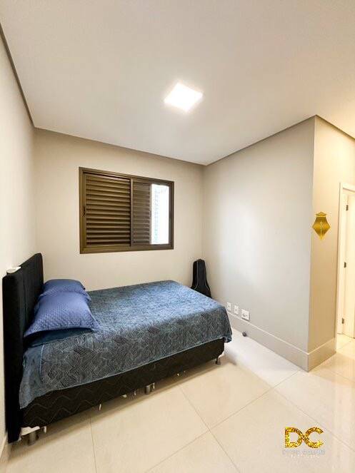 Apartamento à venda com 3 quartos, 182m² - Foto 9