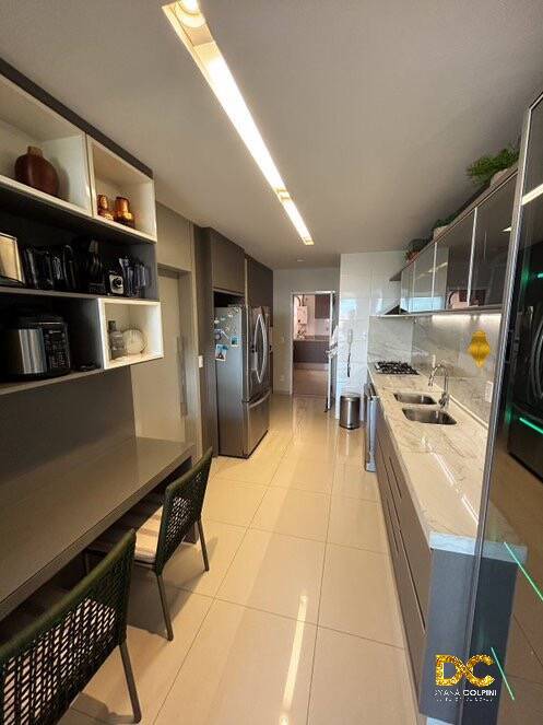 Apartamento à venda com 3 quartos, 182m² - Foto 4