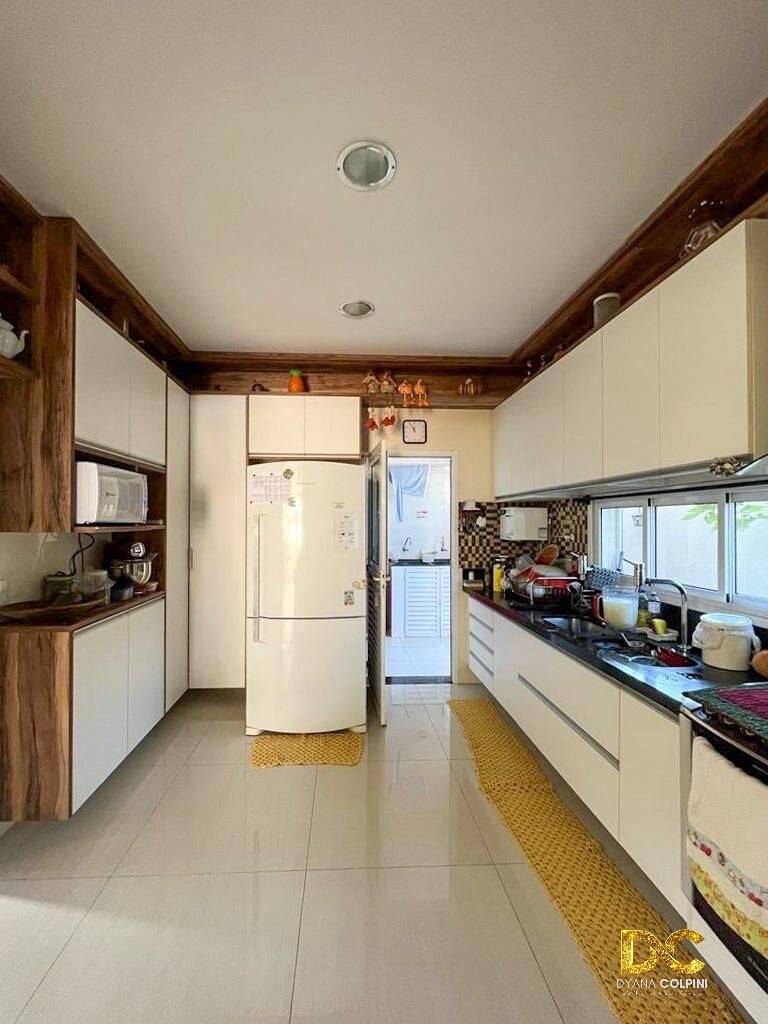 Casa de Condomínio à venda com 4 quartos, 300m² - Foto 8