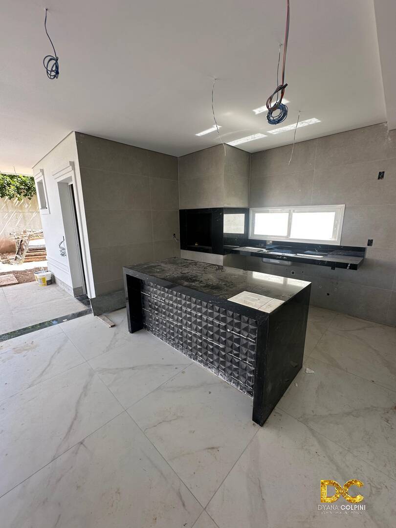 Casa de Condomínio à venda com 4 quartos, 393m² - Foto 4