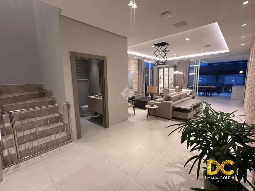 Casa de Condomínio à venda com 3 quartos, 368m² - Foto 2