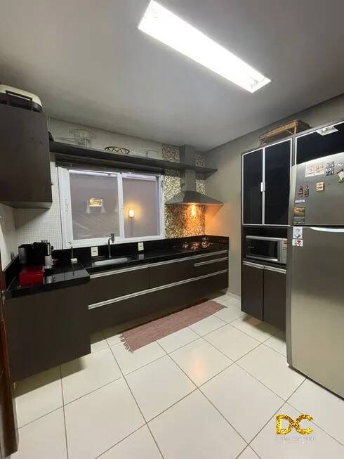 Casa de Condomínio à venda com 3 quartos, 285m² - Foto 13