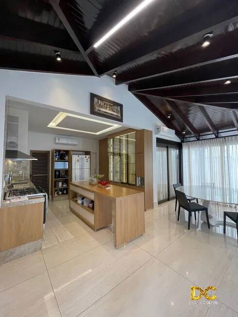 Casa de Condomínio à venda com 4 quartos, 305m² - Foto 1