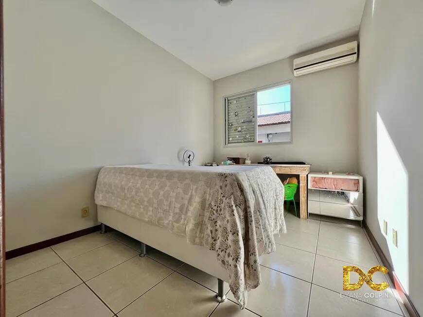 Casa de Condomínio à venda com 3 quartos, 212m² - Foto 12