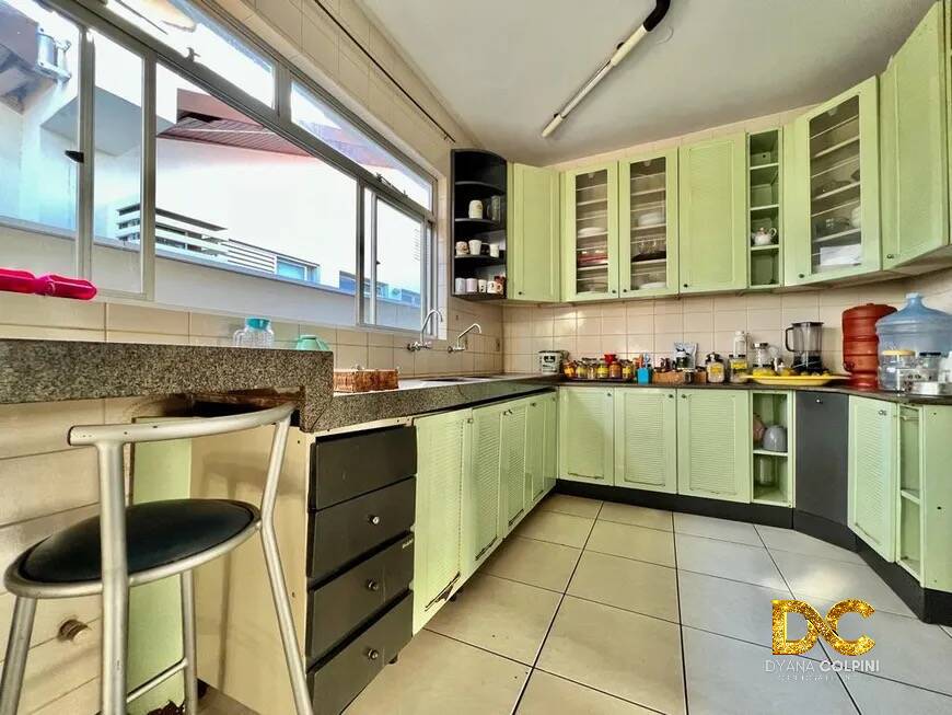 Casa de Condomínio à venda com 3 quartos, 212m² - Foto 13