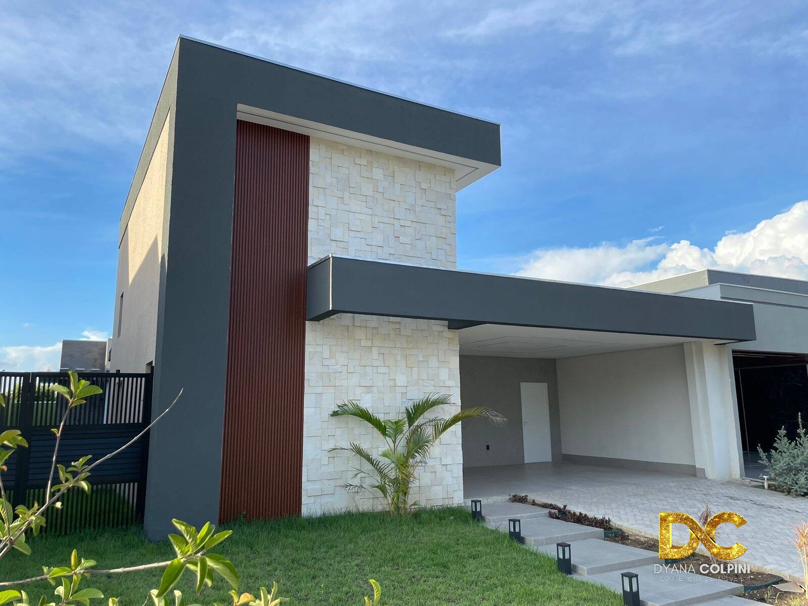 Casa de Condomínio à venda com 3 quartos, 241m² - Foto 4