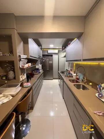 Apartamento à venda com 3 quartos, 136m² - Foto 7