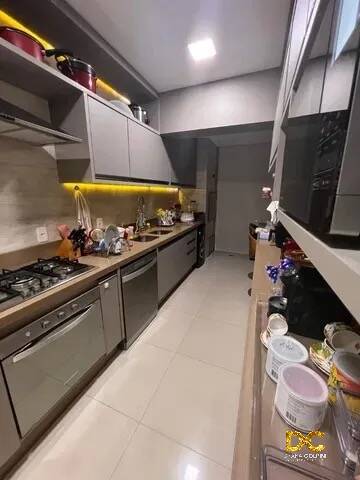 Apartamento à venda com 3 quartos, 136m² - Foto 6