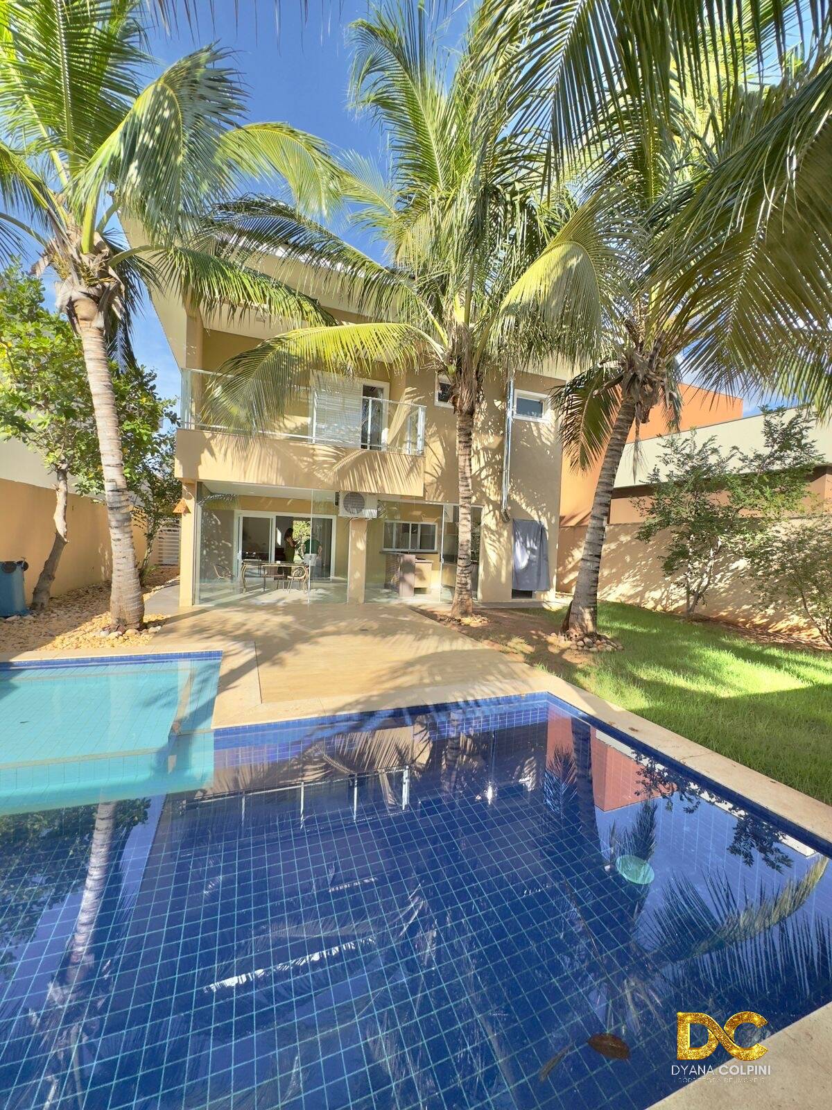 Casa de Condomínio à venda com 4 quartos, 287m² - Foto 2