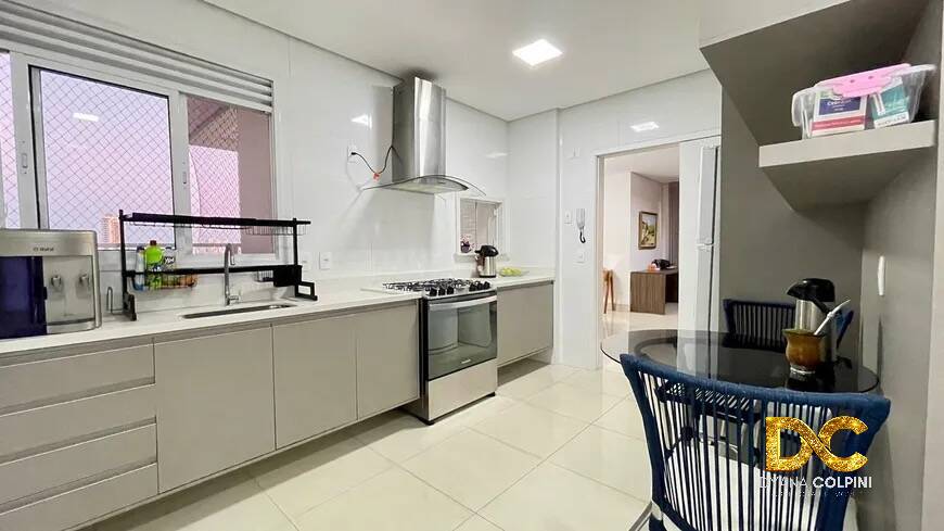 Apartamento à venda com 3 quartos, 147m² - Foto 1