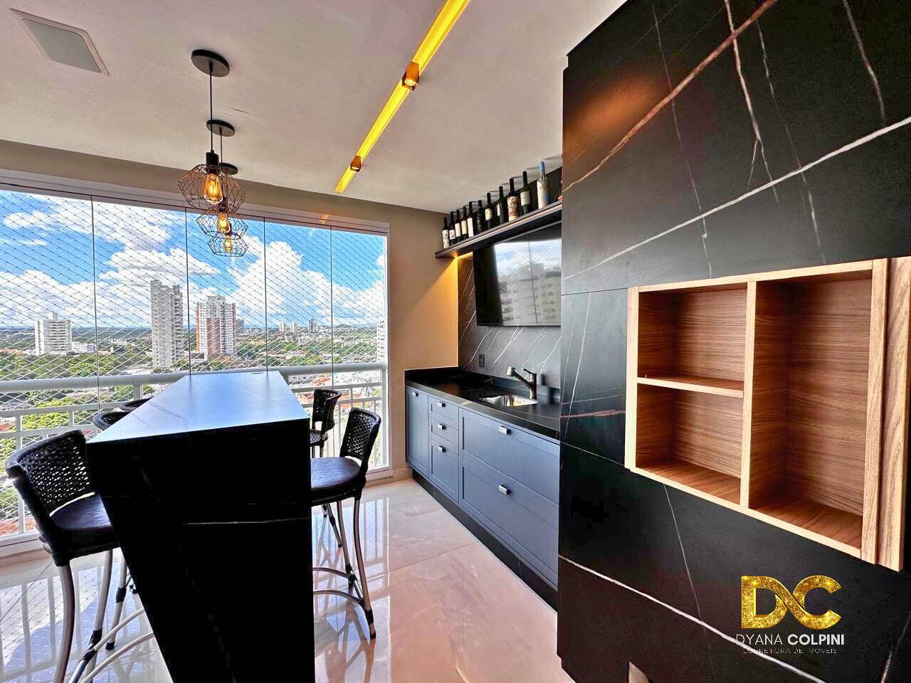 Apartamento à venda com 3 quartos, 205m² - Foto 1