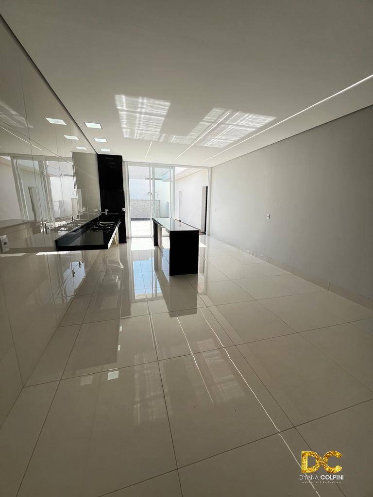 Casa de Condomínio à venda com 3 quartos, 220m² - Foto 5