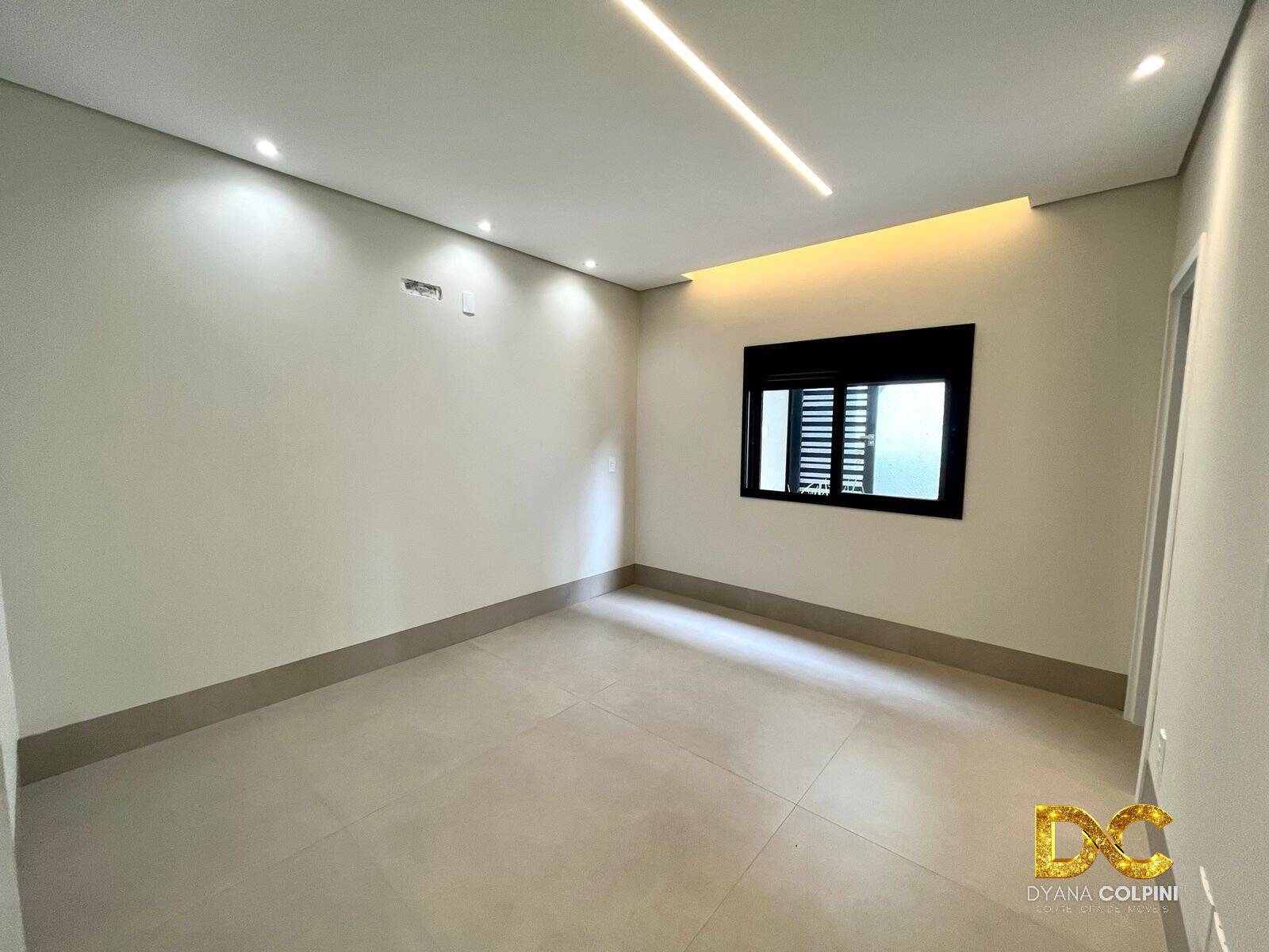 Casa de Condomínio à venda com 4 quartos, 385m² - Foto 29