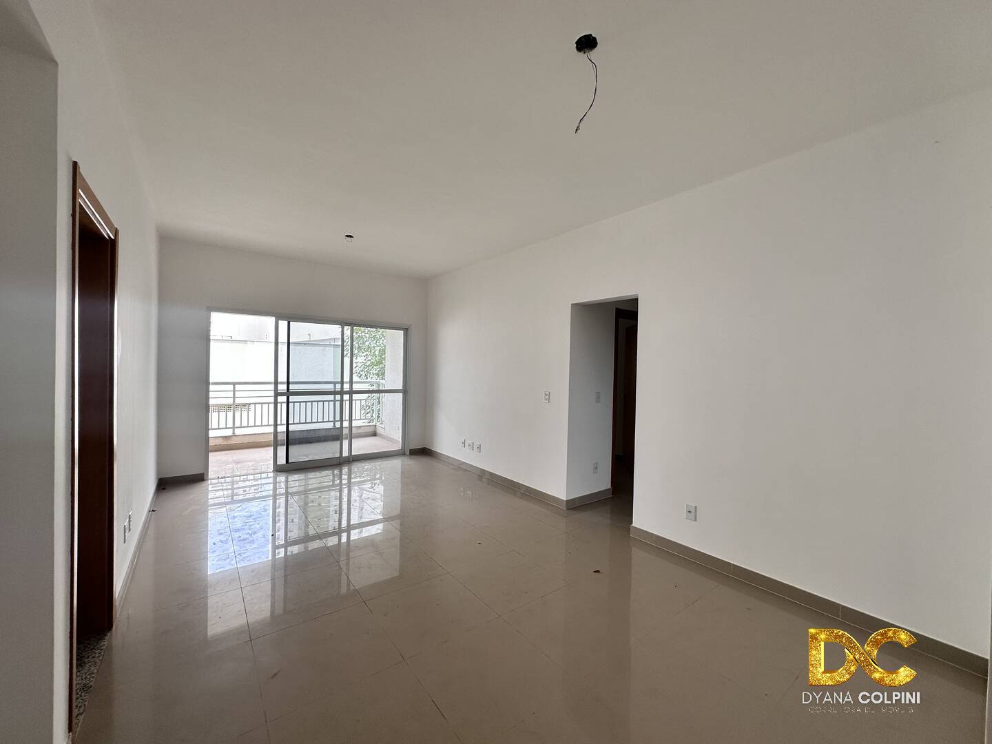 Apartamento à venda com 3 quartos, 114m² - Foto 3