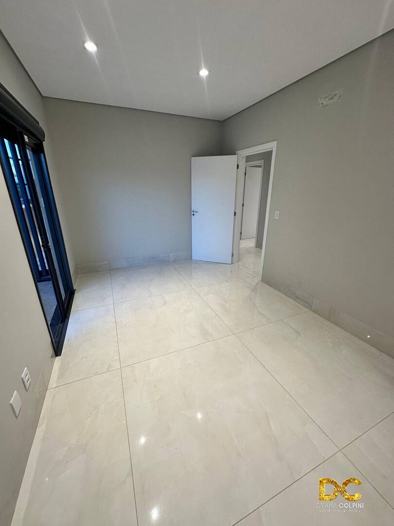 Casa de Condomínio à venda com 4 quartos, 302m² - Foto 18