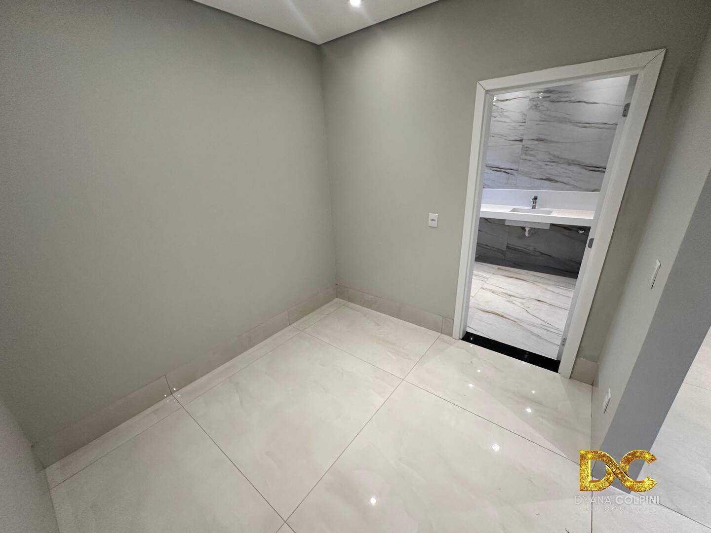 Casa de Condomínio à venda com 4 quartos, 302m² - Foto 27