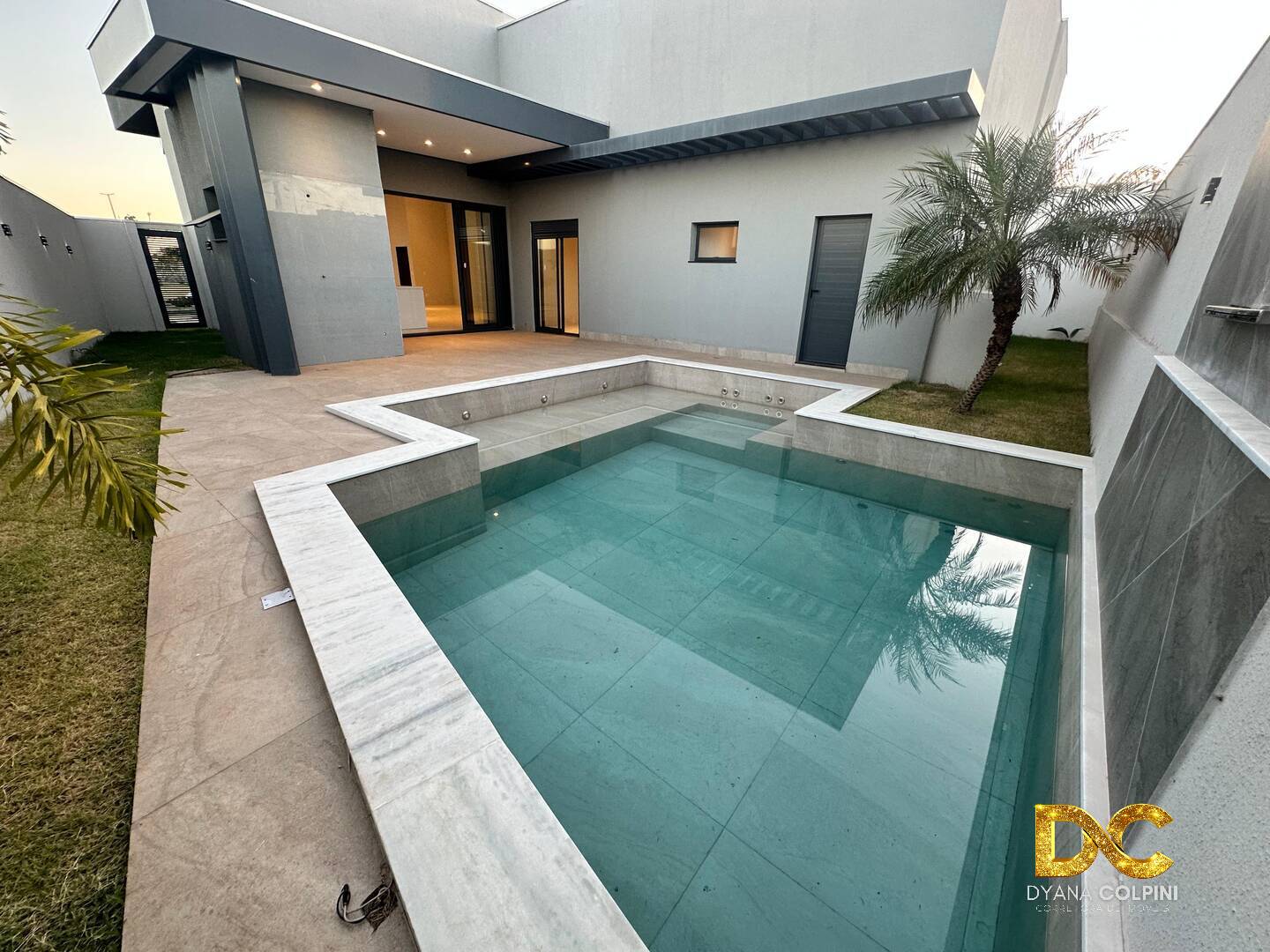 Casa de Condomínio à venda com 4 quartos, 302m² - Foto 29