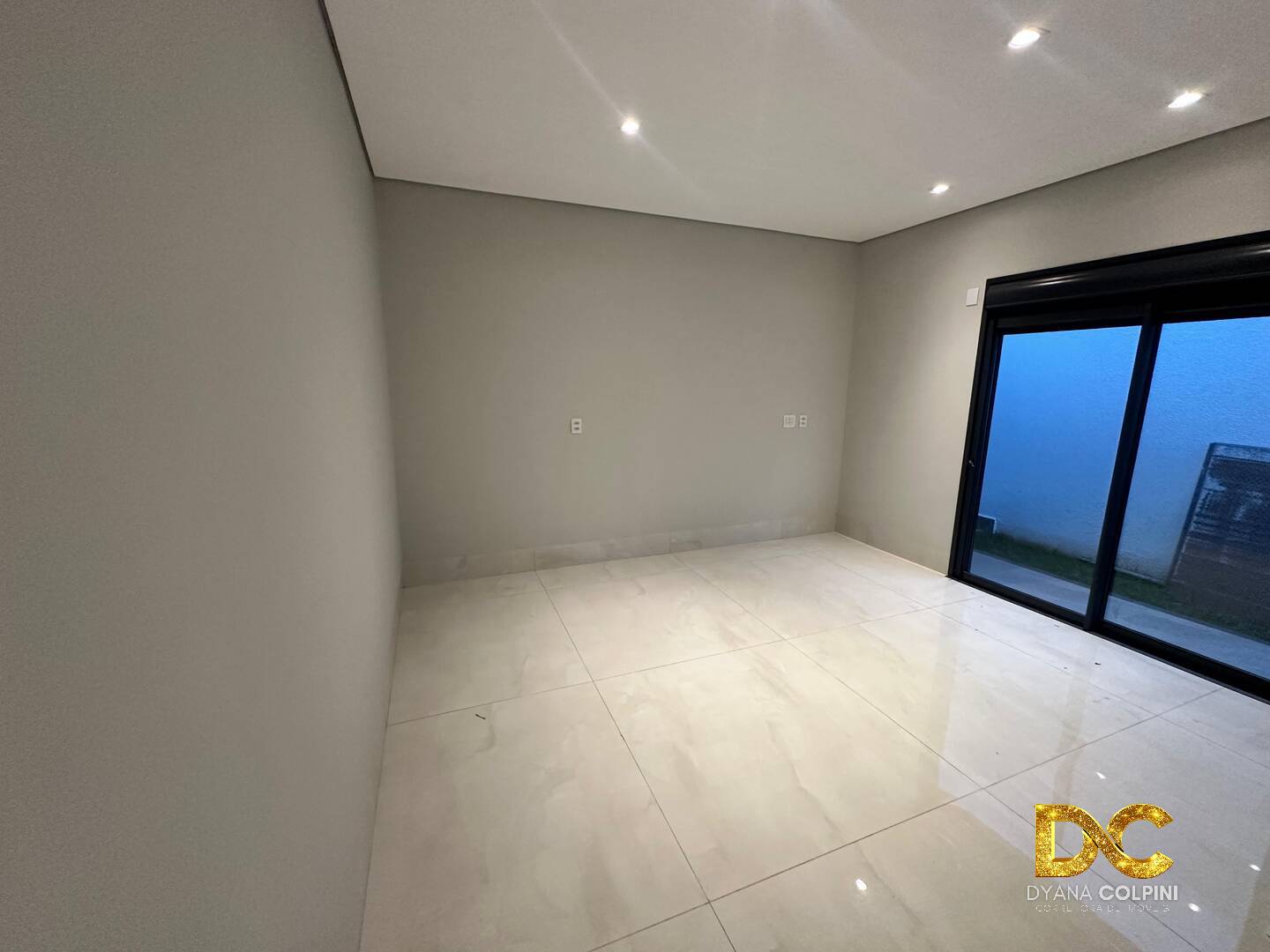 Casa de Condomínio à venda com 4 quartos, 302m² - Foto 33