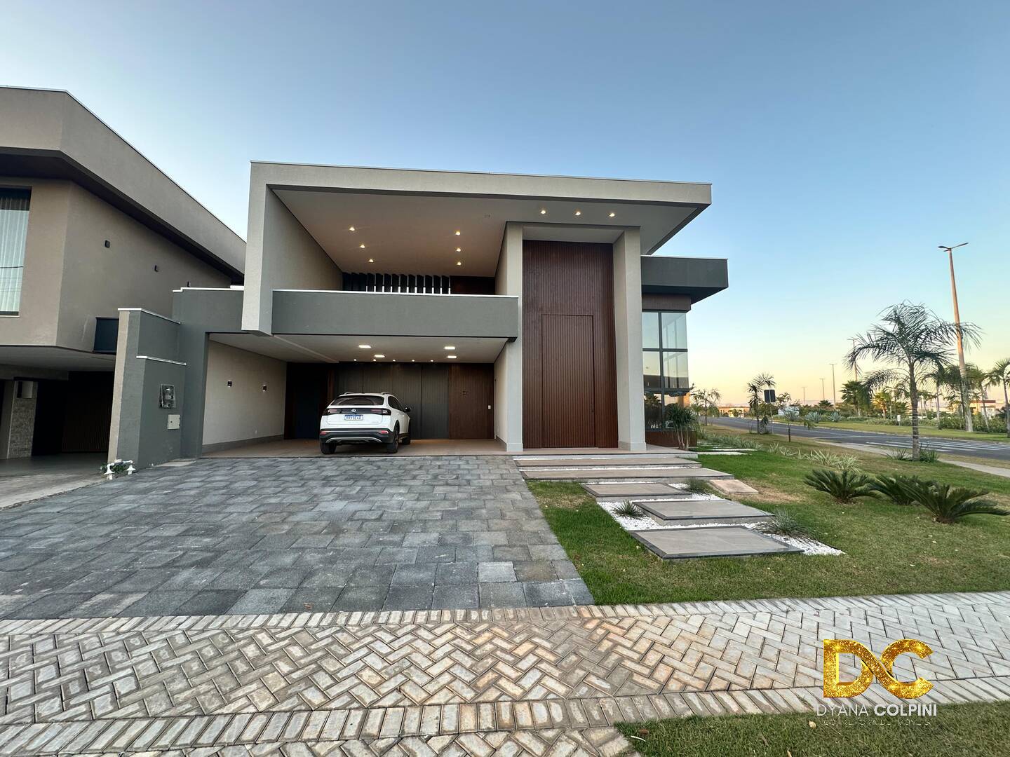 Casa de Condomínio à venda com 4 quartos, 302m² - Foto 3