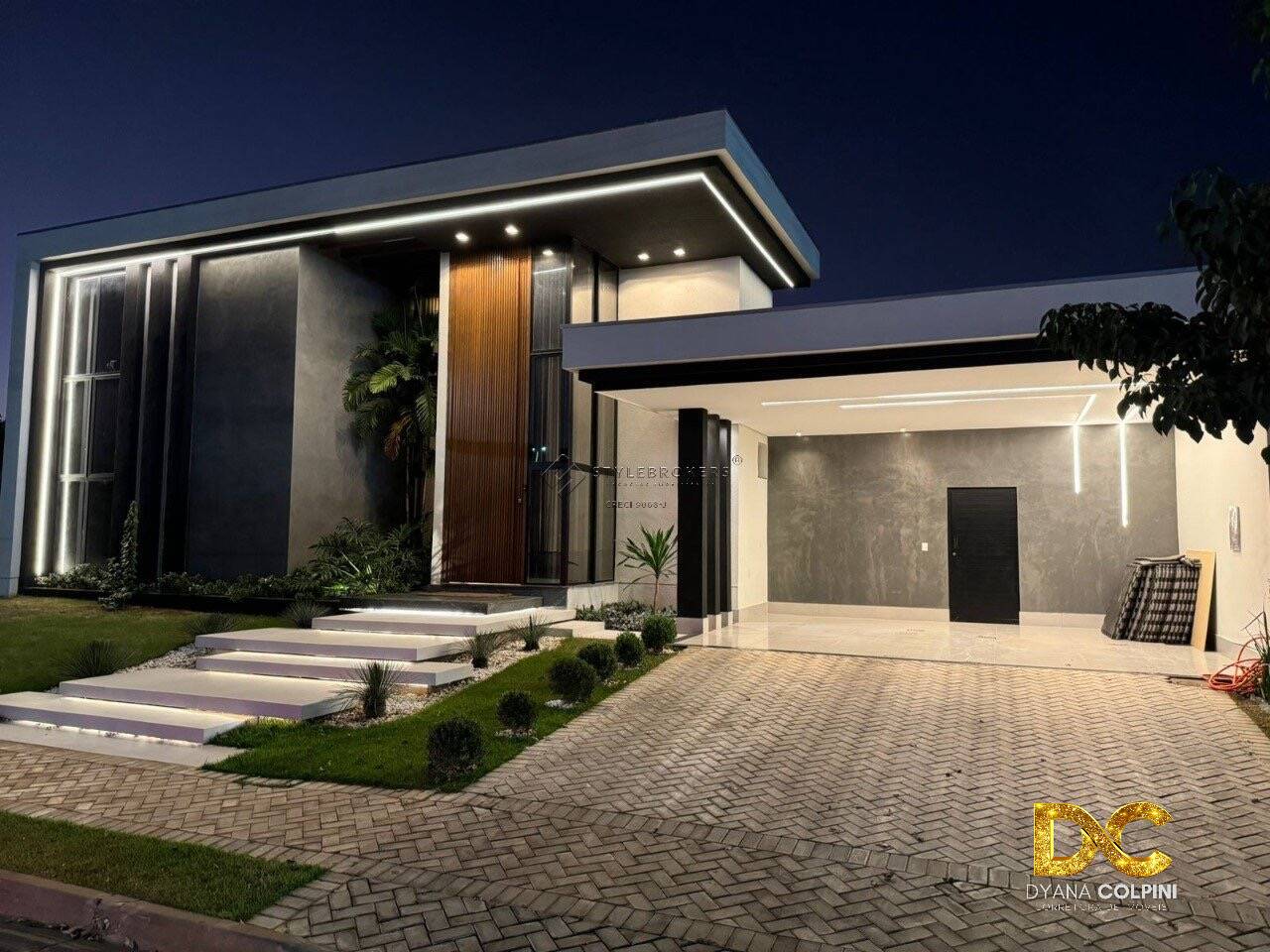 Casa de Condomínio à venda com 4 quartos, 417m² - Foto 1