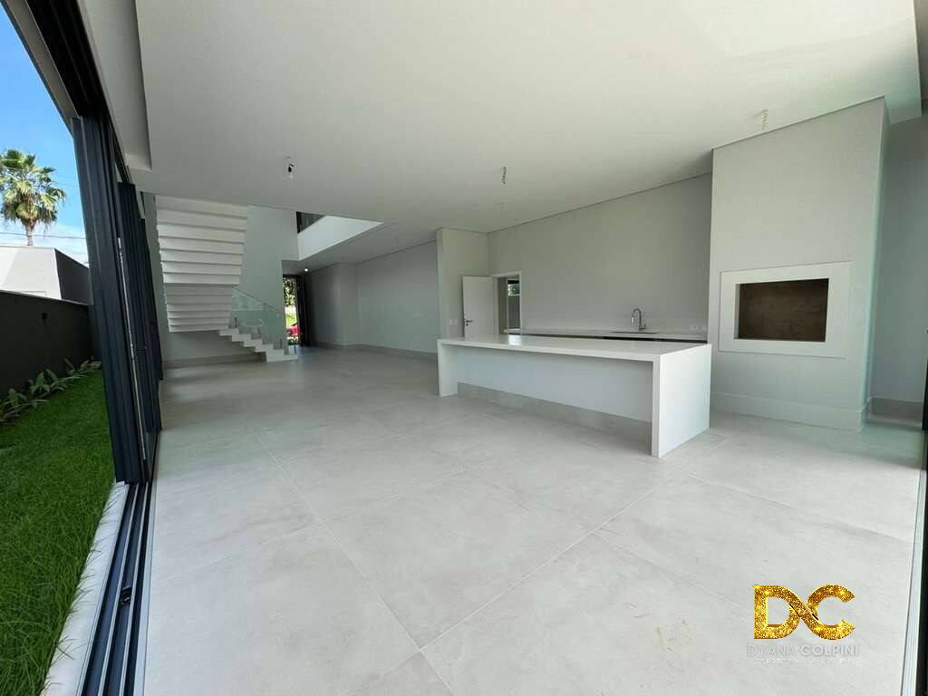 Casa de Condomínio à venda com 4 quartos, 419m² - Foto 6