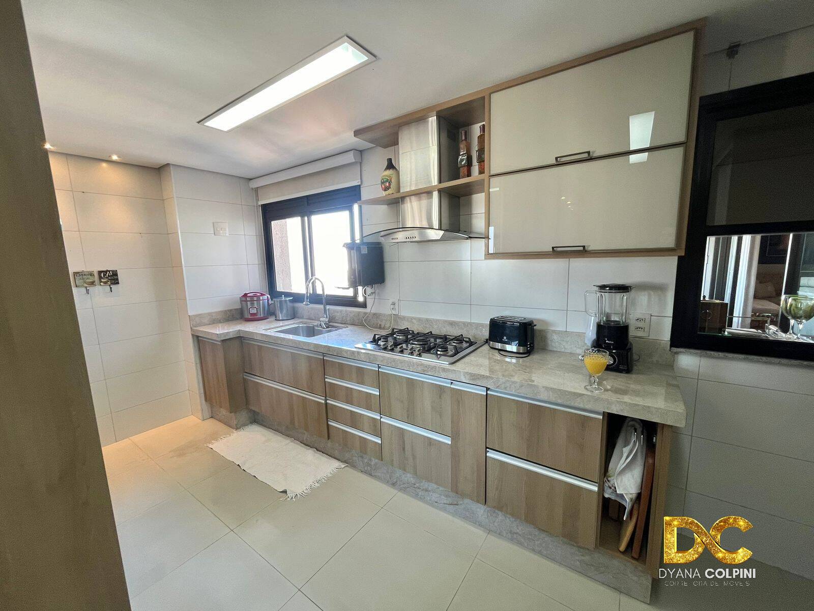 Apartamento à venda com 3 quartos, 209m² - Foto 9