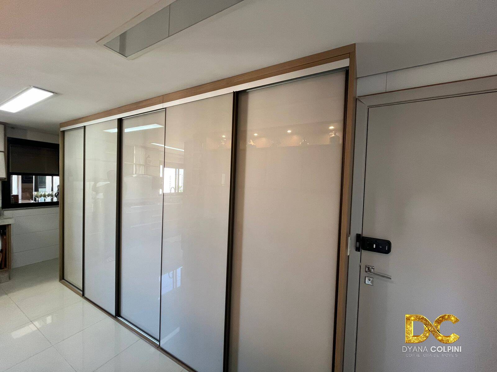 Apartamento à venda com 3 quartos, 209m² - Foto 12