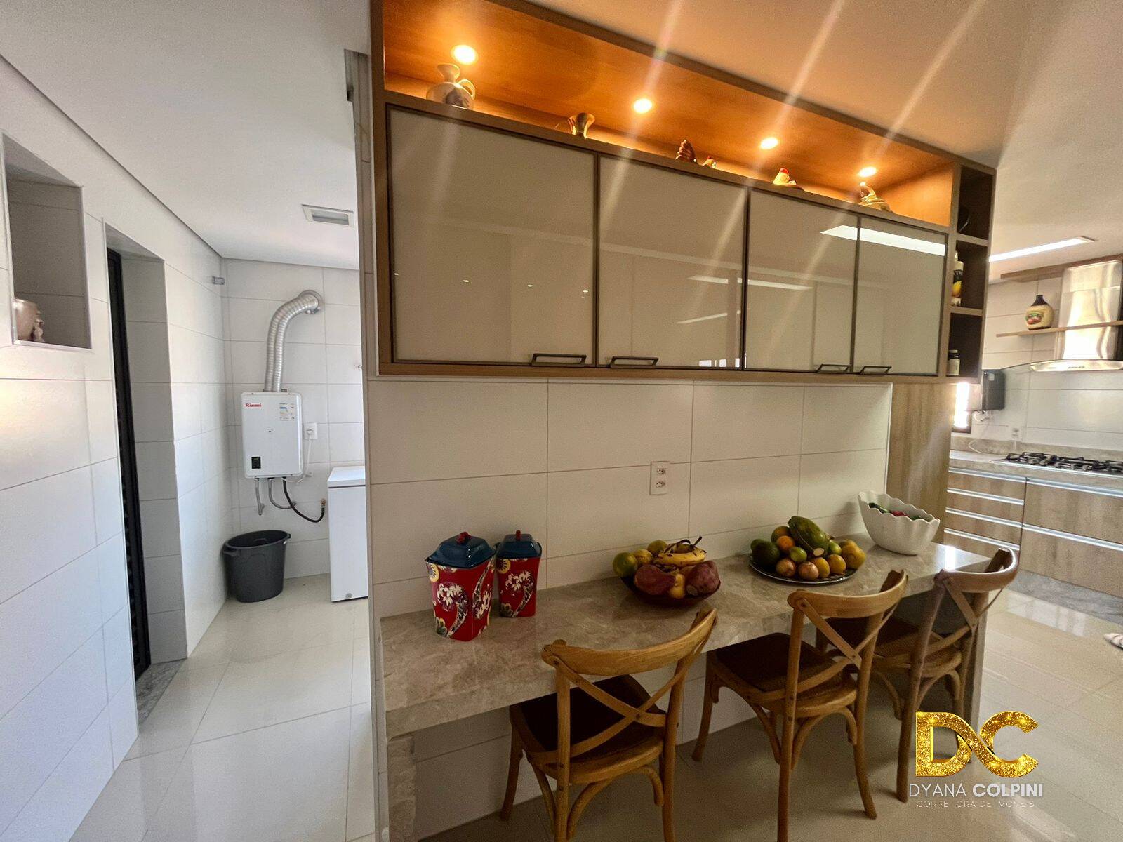 Apartamento à venda com 3 quartos, 209m² - Foto 6