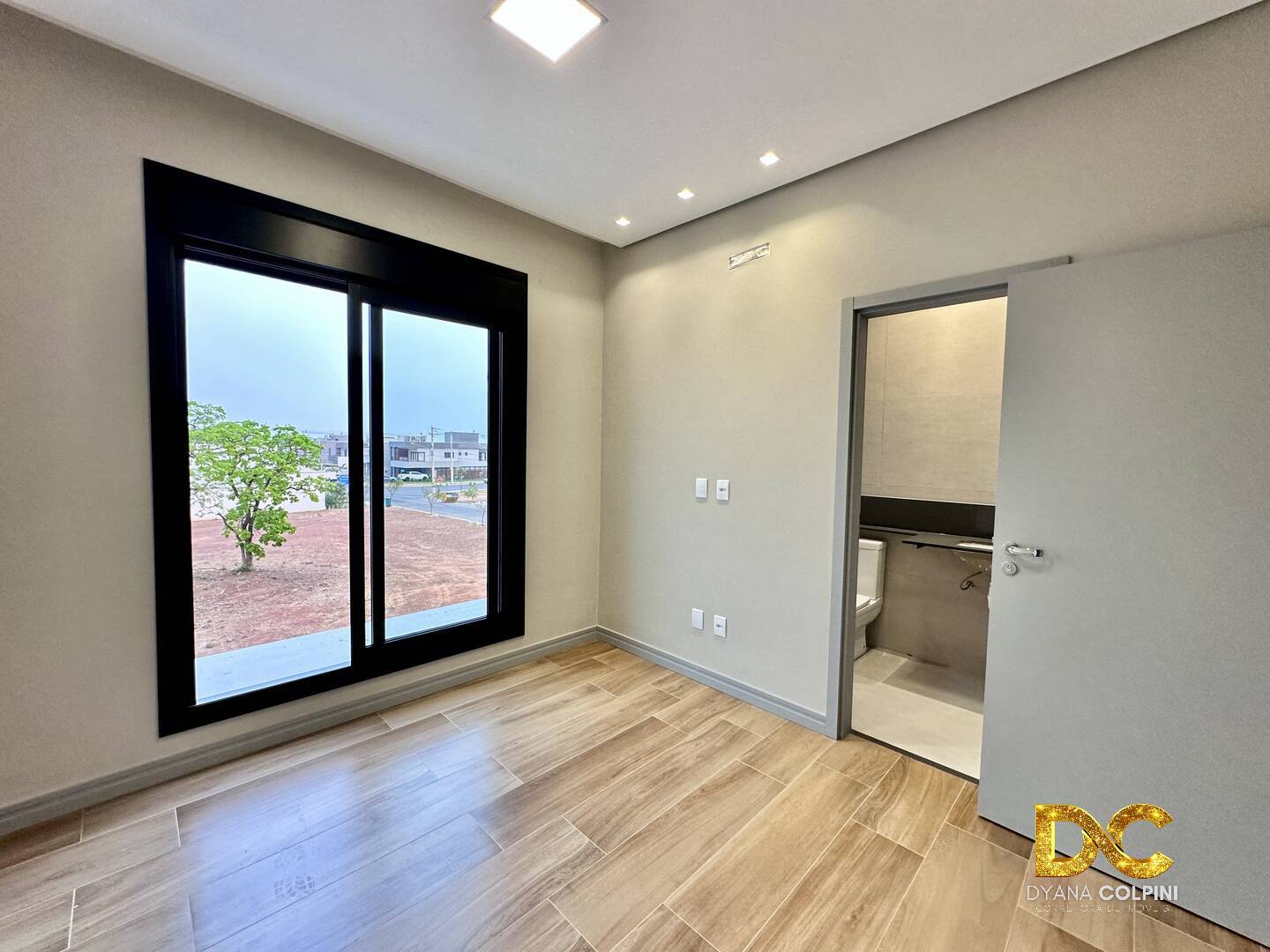 Casa de Condomínio à venda com 4 quartos, 216m² - Foto 9