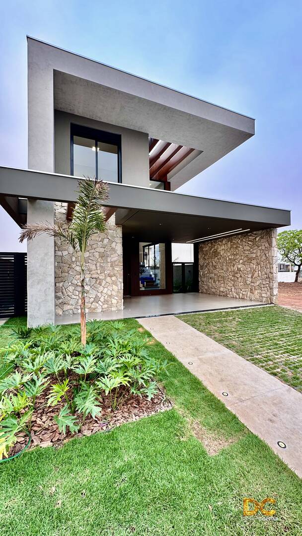 Casa de Condomínio à venda com 4 quartos, 216m² - Foto 2