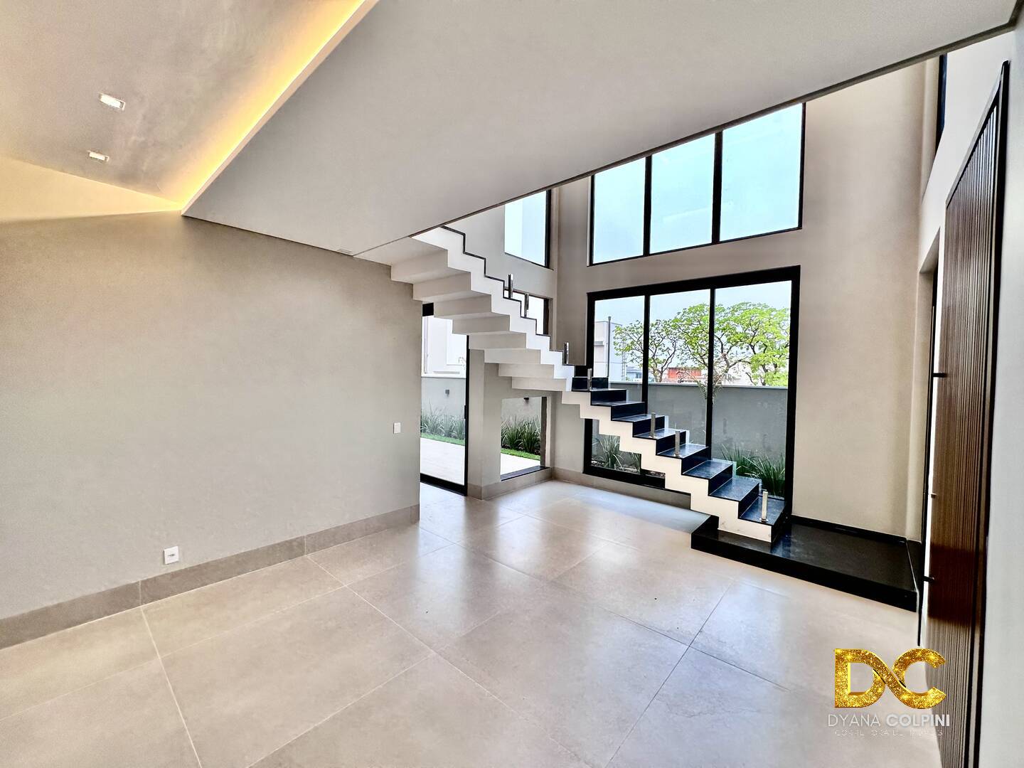 Casa de Condomínio à venda com 4 quartos, 216m² - Foto 5