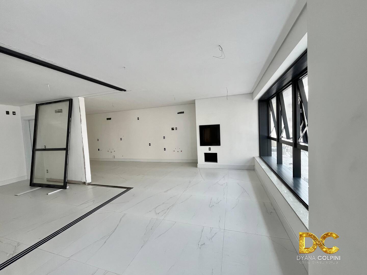 Apartamento à venda com 3 quartos, 238m² - Foto 7