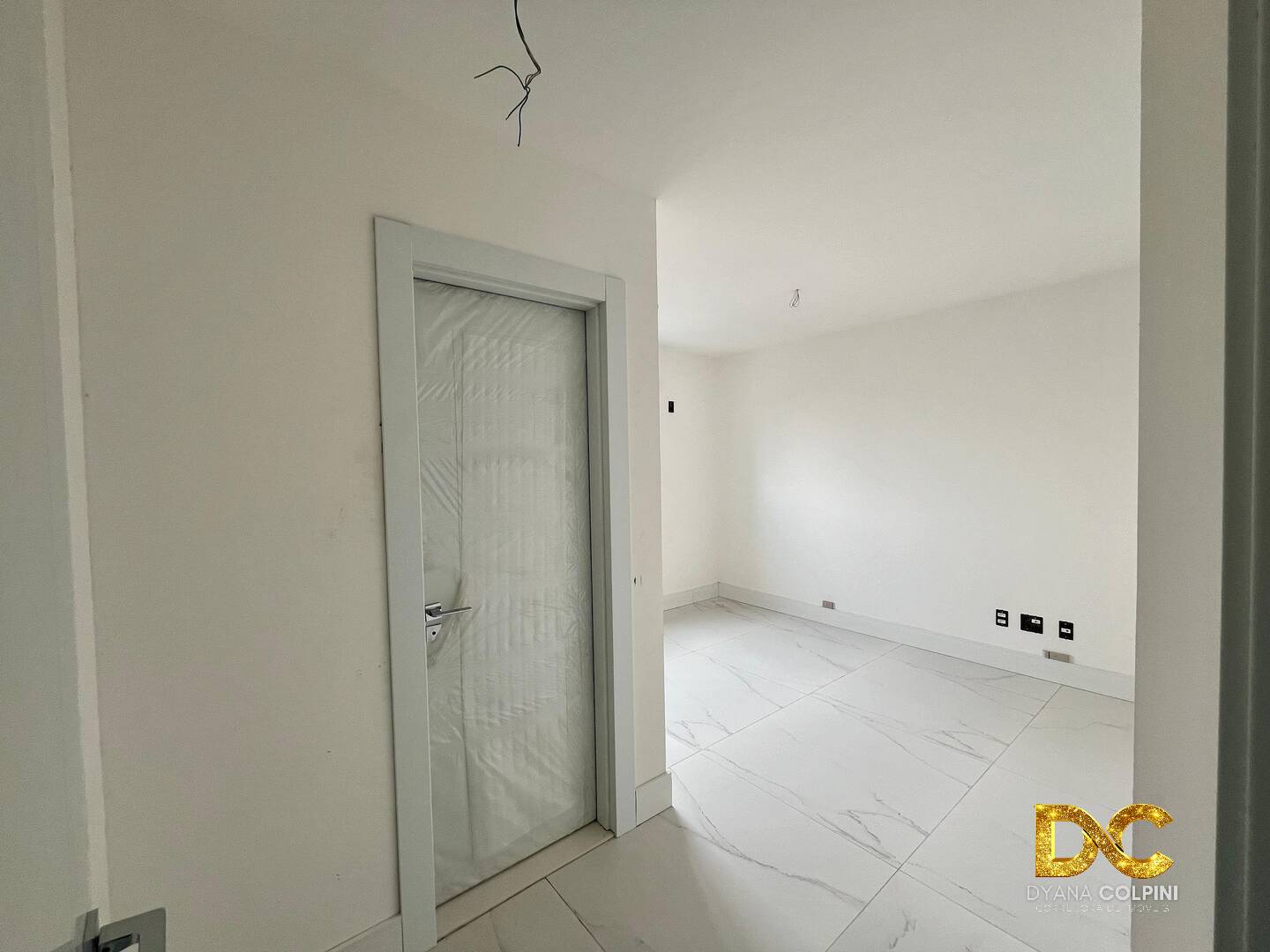 Apartamento à venda com 3 quartos, 238m² - Foto 8