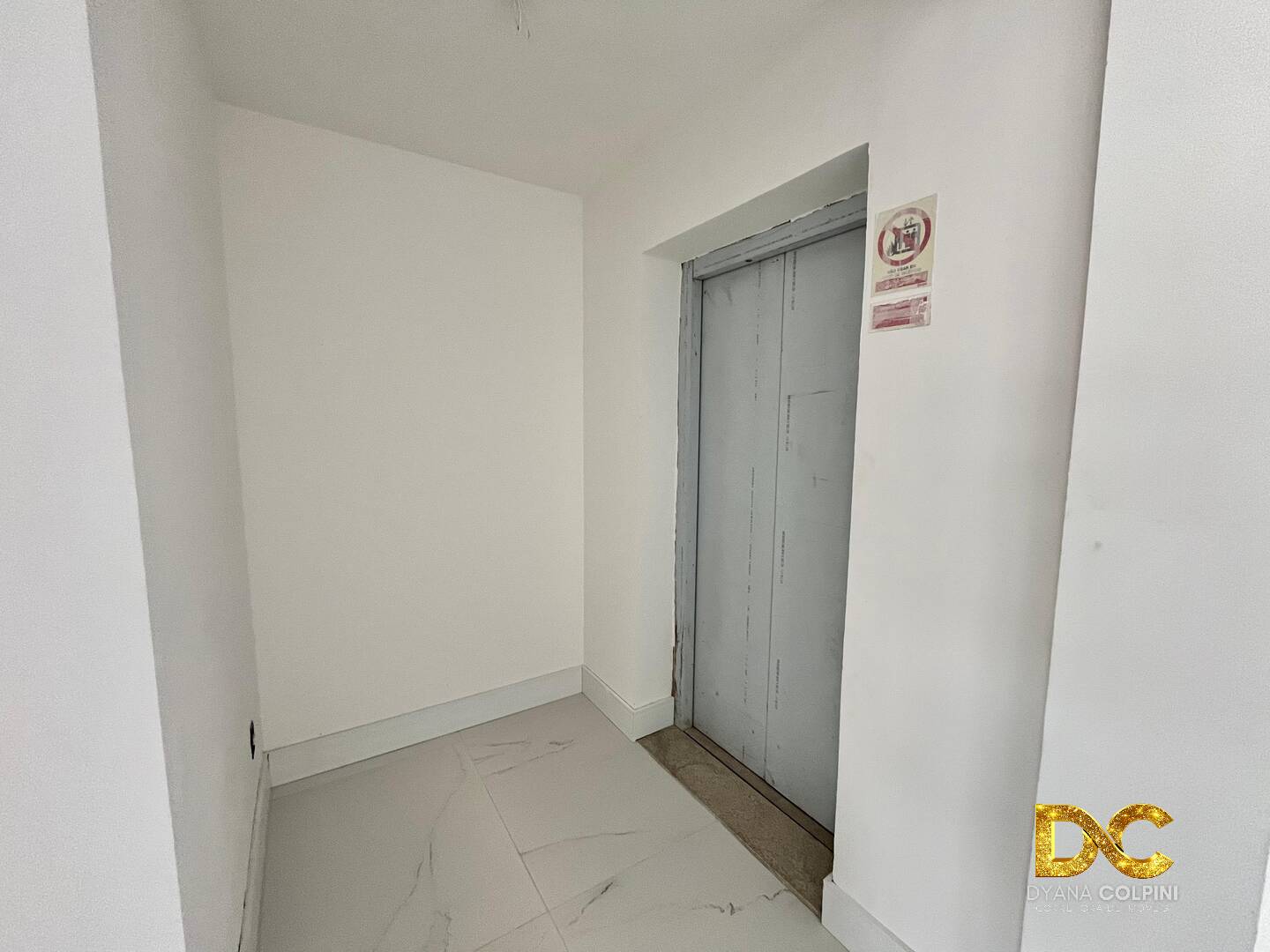 Apartamento à venda com 3 quartos, 238m² - Foto 10