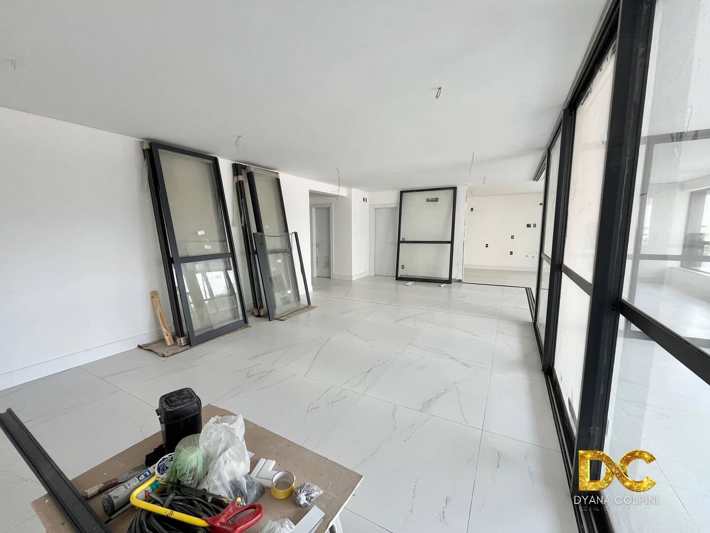 Apartamento à venda com 3 quartos, 238m² - Foto 26