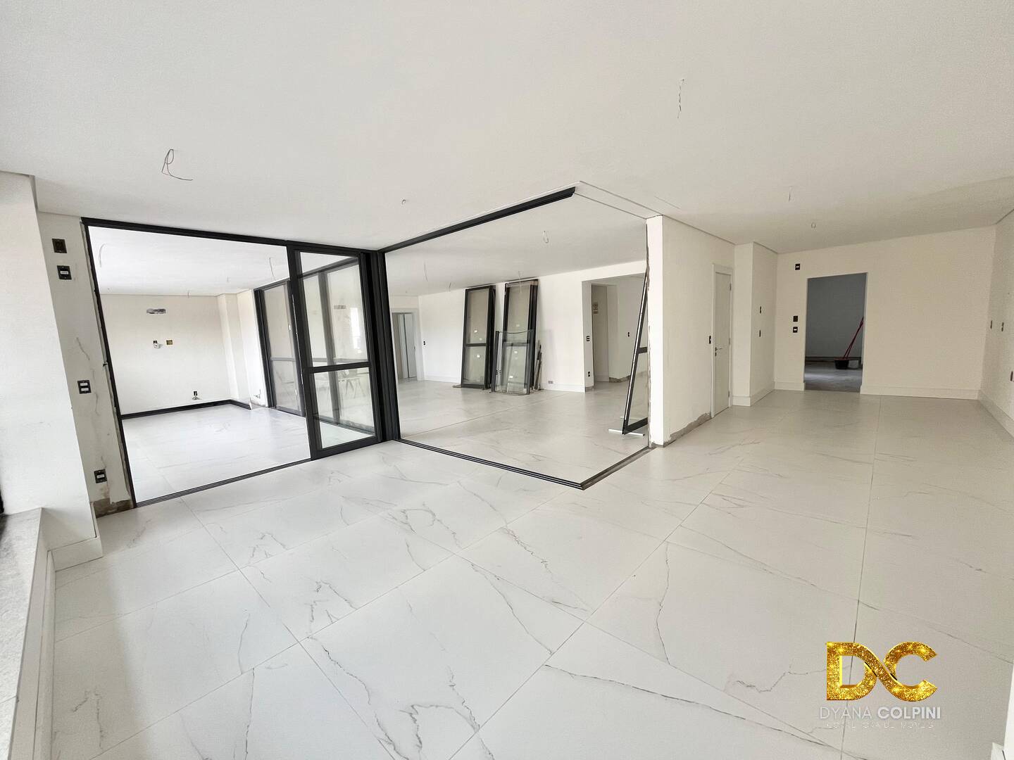 Apartamento à venda com 3 quartos, 238m² - Foto 28