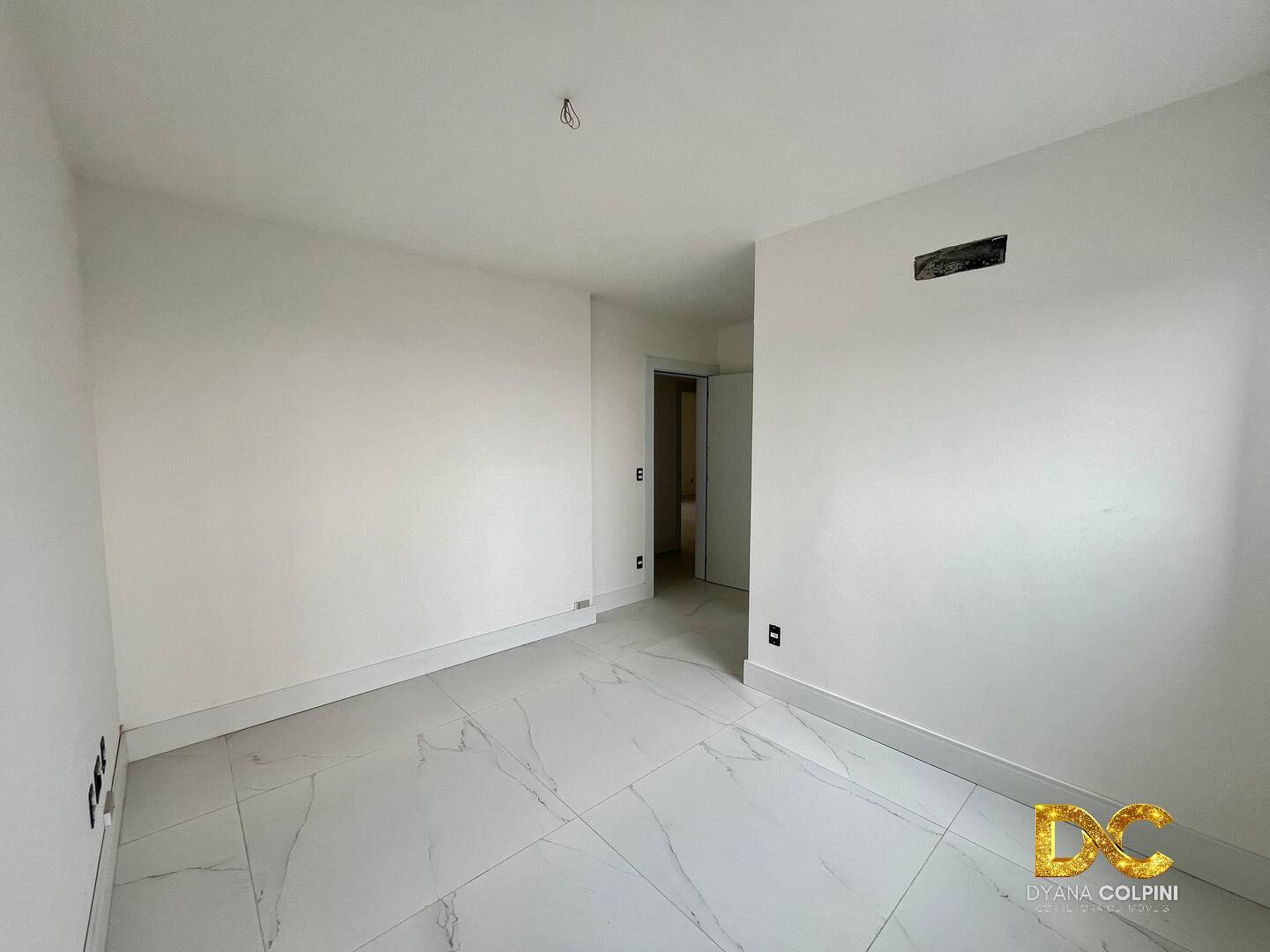 Apartamento à venda com 3 quartos, 238m² - Foto 30