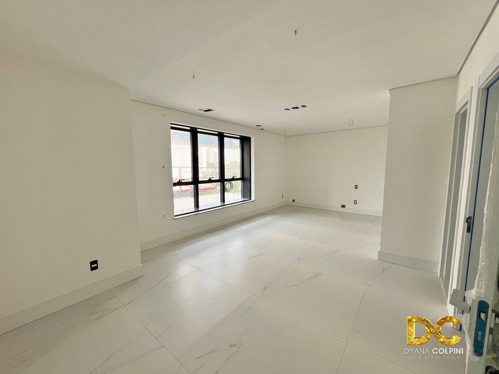 Apartamento à venda com 3 quartos, 238m² - Foto 29