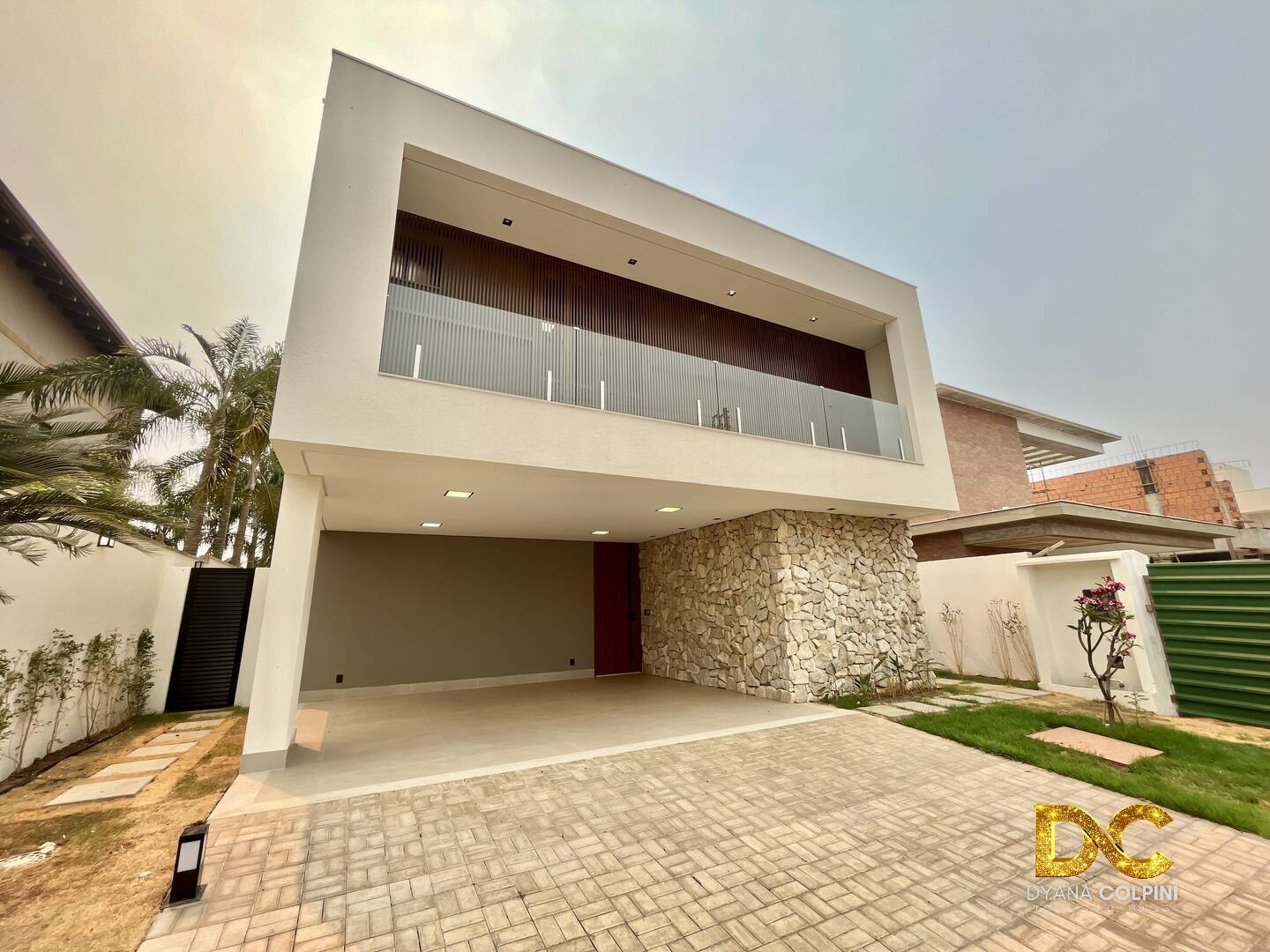 Casa de Condomínio à venda com 4 quartos, 307m² - Foto 1