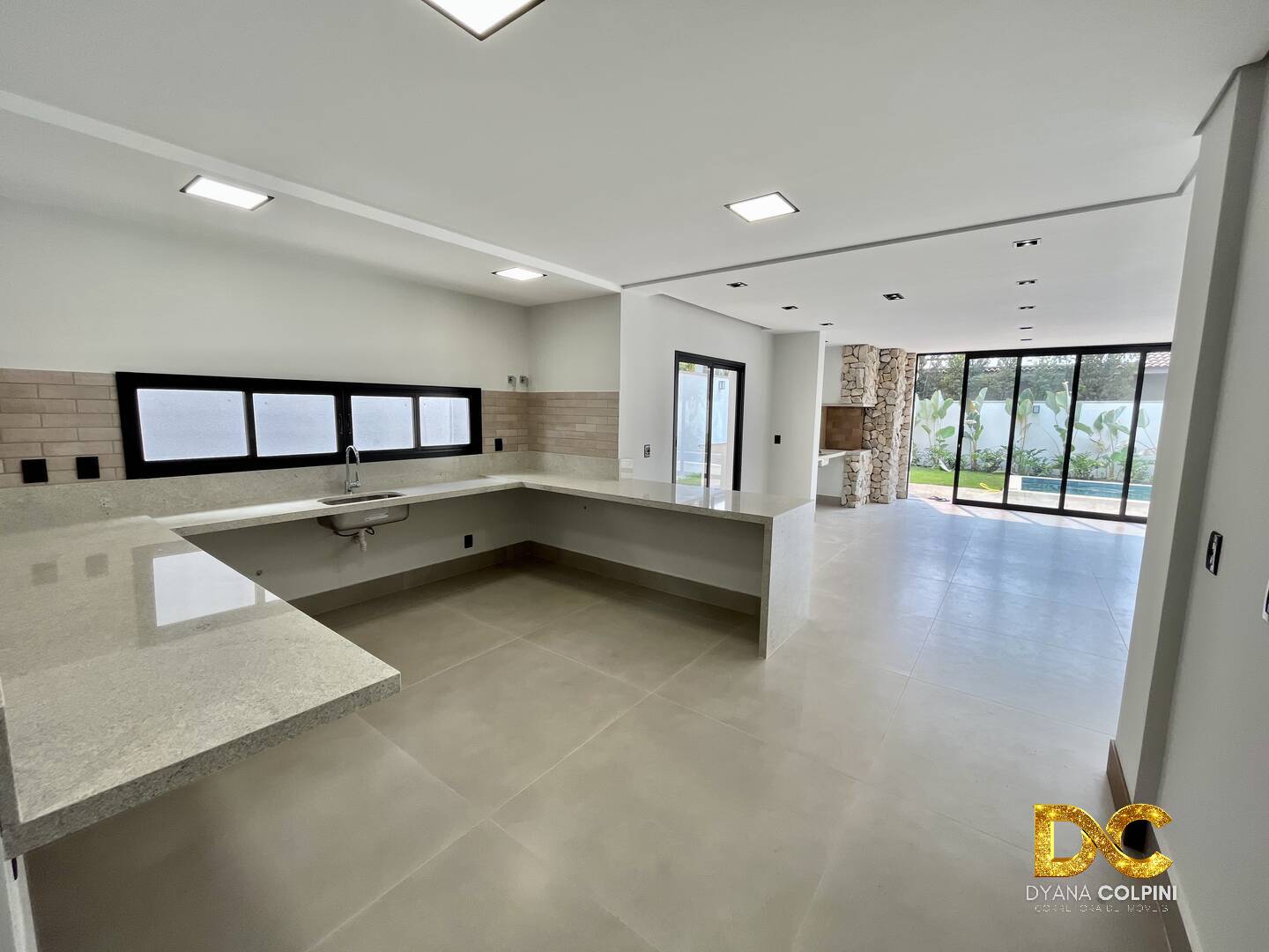 Casa de Condomínio à venda com 4 quartos, 307m² - Foto 11